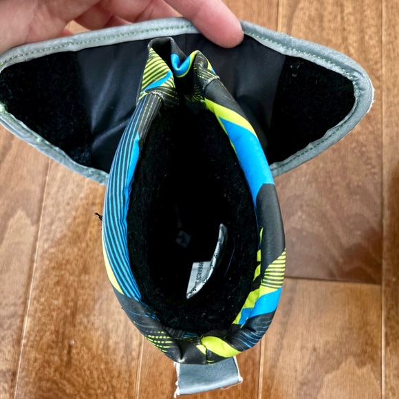 Boys Light Up Winter Snow Boots Size 7/8 - Picture 7 of 8